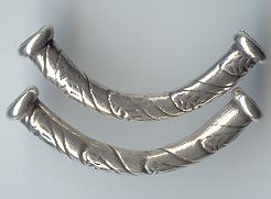 Thai Karen Hill Tribe Silver Beads Leaf Printed Curve Beads BL223 (2 Beads)