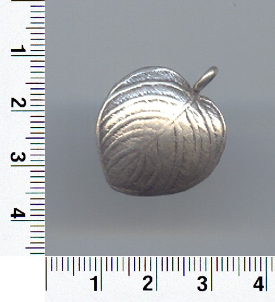 Thai Karen Hill Tribe Silver Pendants Leaf Printed Round Pendant NM024 