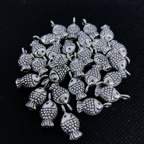Thai Karen Hill Tribe Silver Pendants 20PD141 (10 Beads)