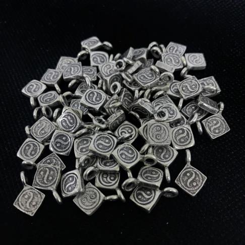Thai Karen Hill Tribe Silver Pendants 20PD177 (10 Beads)