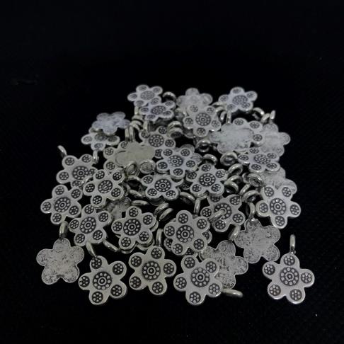 Thai Karen Hill Tribe Silver Pendants 20PD178 (10 Beads)