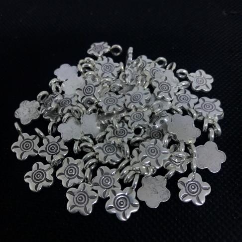Thai Karen Hill Tribe Silver Pendants 20PD179 (10 Beads)