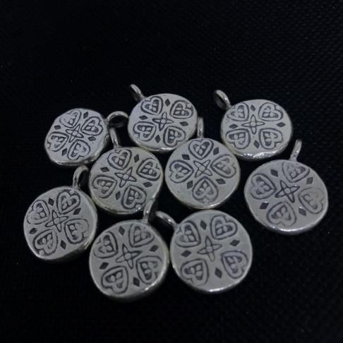 Thai Karen Hill Tribe Silver Pendants 20PD186 (5 Beads)