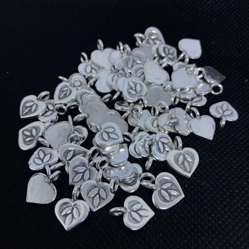 Thai Karen Hill Tribe Silver Pendants 20PD194 (10 Beads)