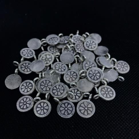 Thai Karen Hill Tribe Silver Pendants 20PD197 (10 Beads)