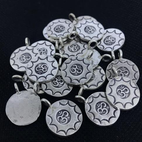Thai Karen Hill Tribe Silver Pendants 20PD203 (10 Beads)