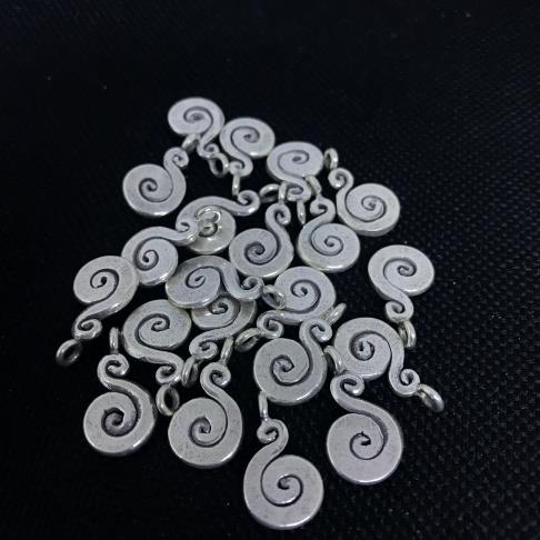 Thai Karen Hill Tribe Silver Pendants 20PD210 (10 Beads)