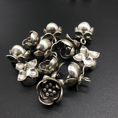 Thai Karen Hill Tribe Silver Pendants 20PD324 (4 Beads)