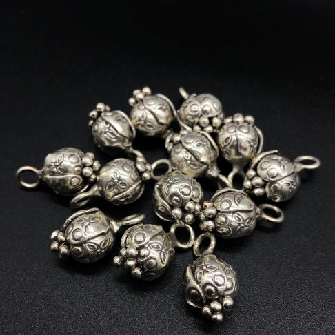 Thai Karen Hill Tribe Silver Pendants 20PD329 (10 Beads)