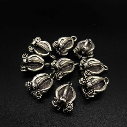 Thai Karen Hill Tribe Silver Pendants 20PD331 (5 Beads)