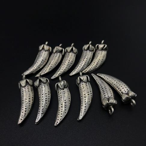 Thai Karen Hill Tribe Silver Pendants 20PD338 (10 Beads)