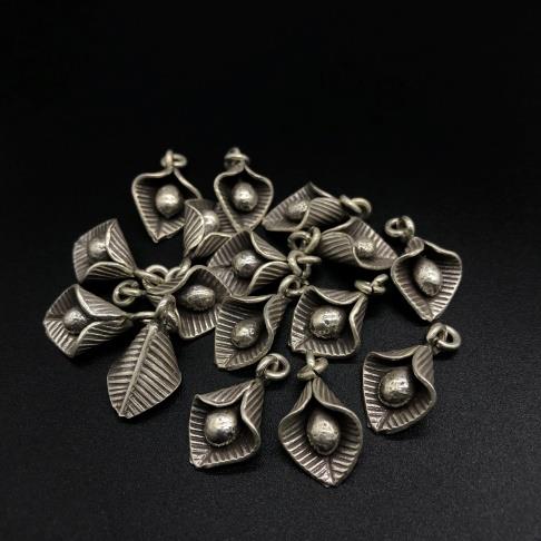 Thai Karen Hill Tribe Silver Pendants 20PD340 (10 Beads)