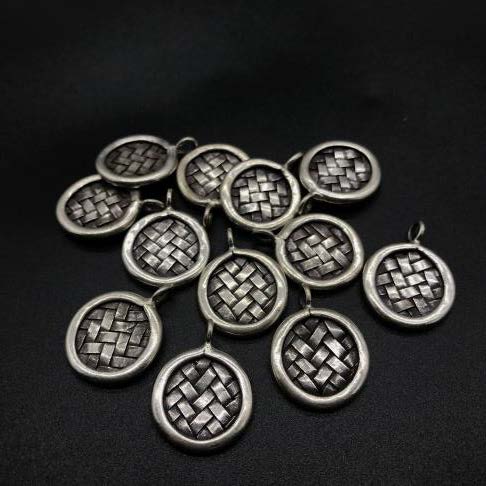 Thai Karen Hill Tribe Silver Pendants 20PD379 (10 Beads)
